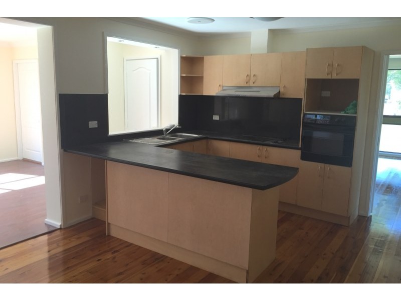 4 Snowden Street, Jamisontown NSW 2750