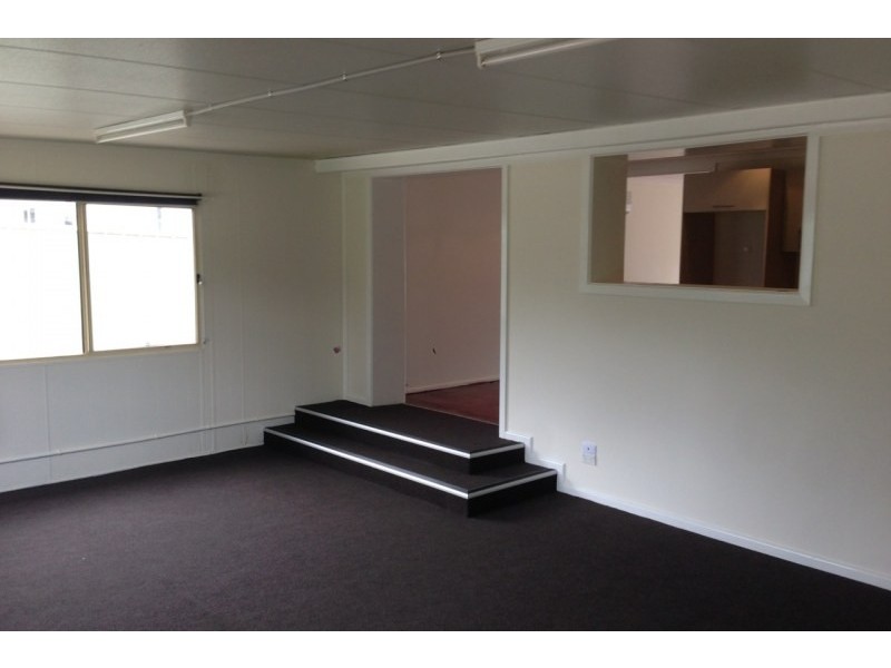 3 Barker Street, Cambridge Park NSW 2747