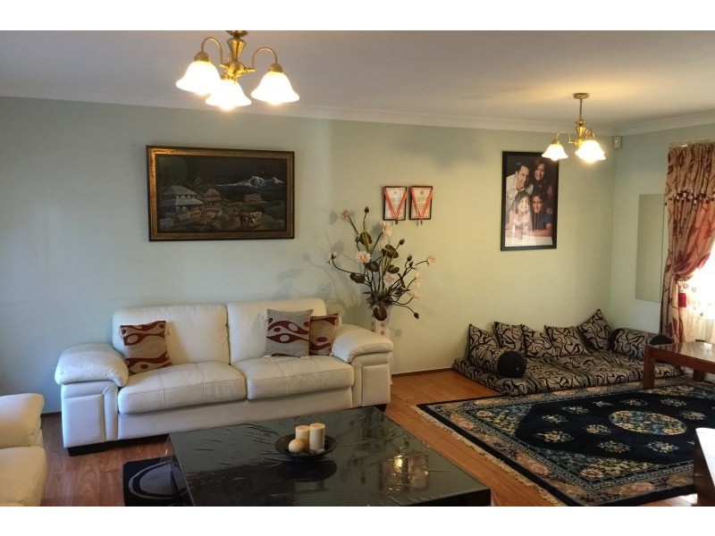 6 St Andrews Drive, Glenmore Park NSW 2745