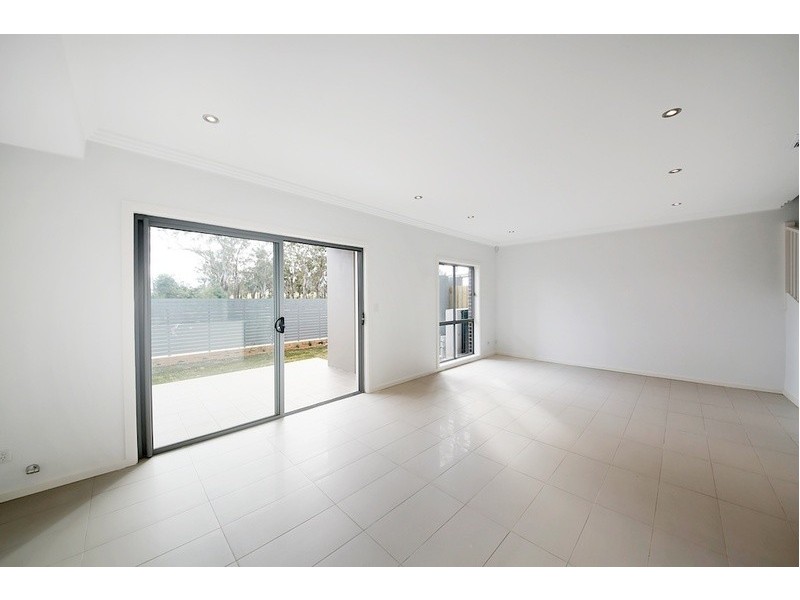 27 Firetail Court, Cranebrook NSW 2749