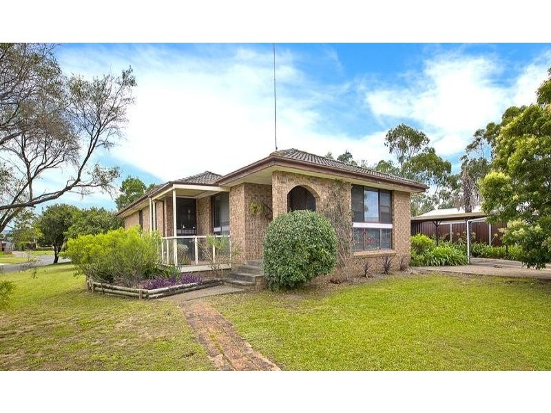 4 Snowden Street, Jamisontown NSW 2750