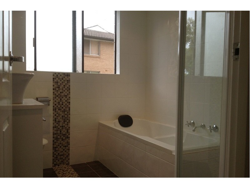 8/215 Derby Street, Penrith South NSW 2750