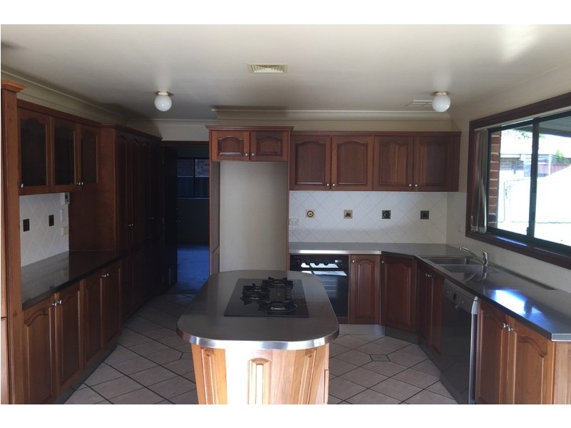 28 Falcon Crescent, Claremont Meadows NSW 2747