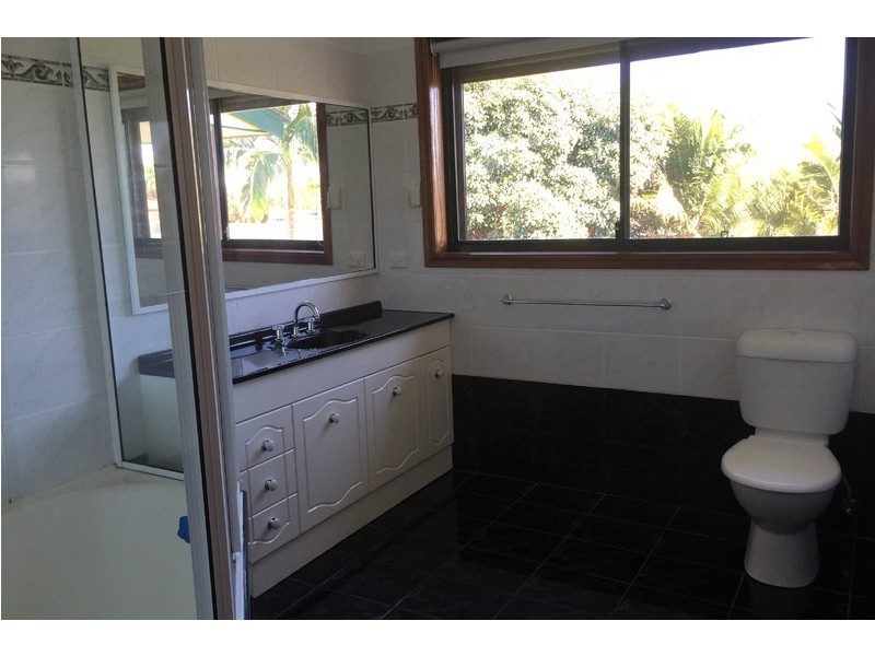 28 Falcon Crescent, Claremont Meadows NSW 2747