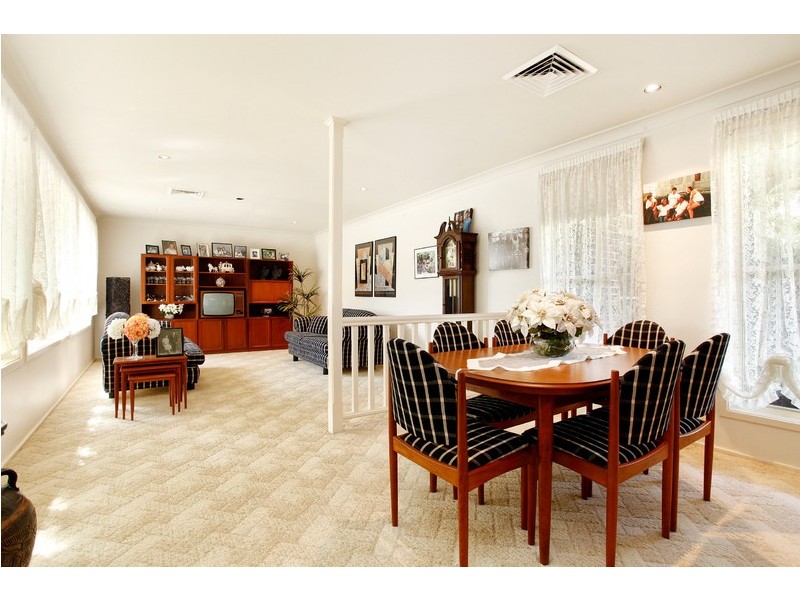 16 Barron Field Drive, Glenmore Park NSW 2745