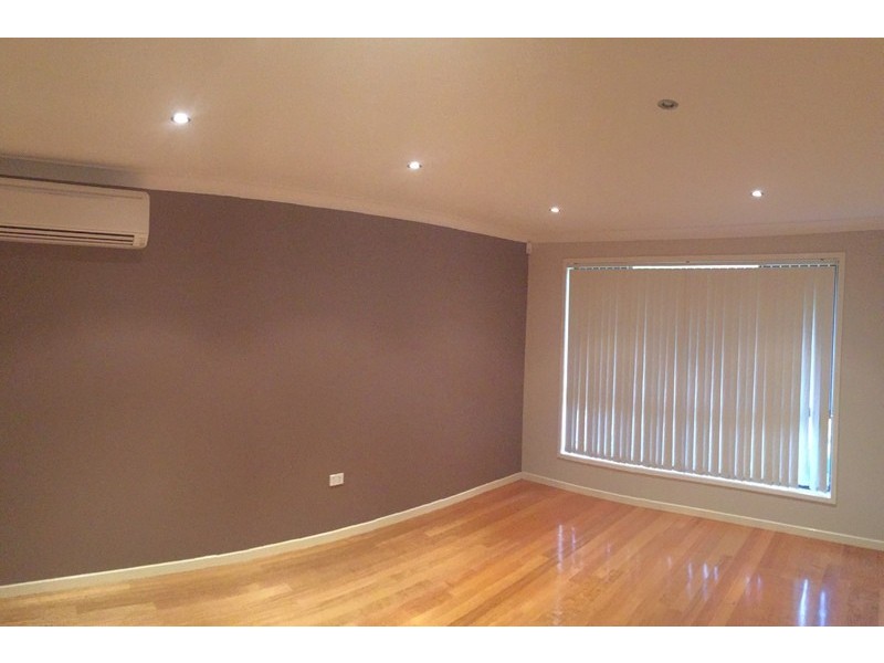 3 Horseshoe Circuit, St Clair NSW 2759