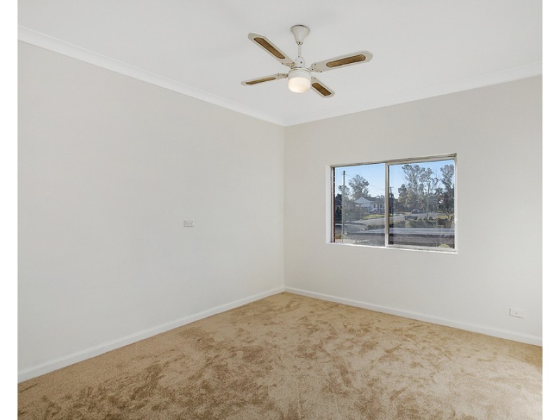 12 Barker Street, Cambridge Park NSW 2747