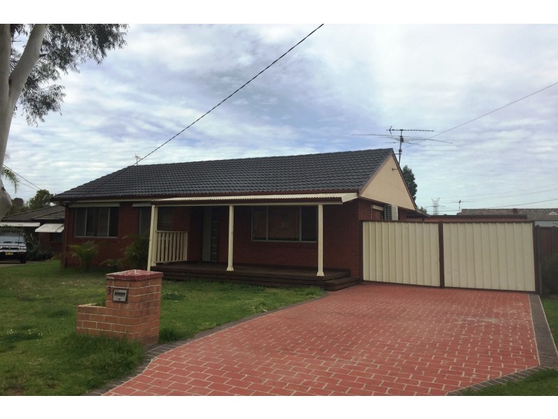 3 Carne Place, Oxley Park NSW 2760