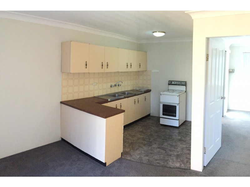 9/4 John Tipping Grove, Penrith NSW 2750