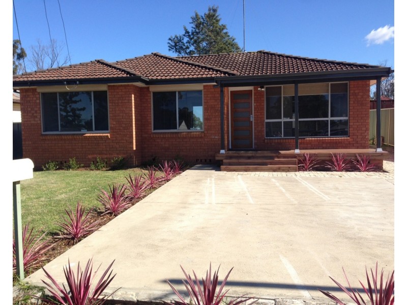 3 Barker Street, Cambridge Park NSW 2747