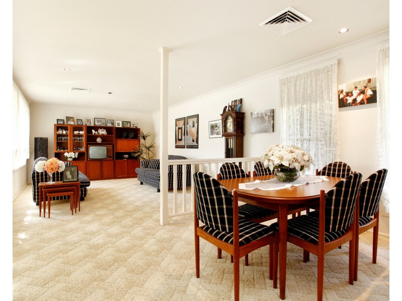 16 Barron Field Drive, Glenmore Park NSW 2745