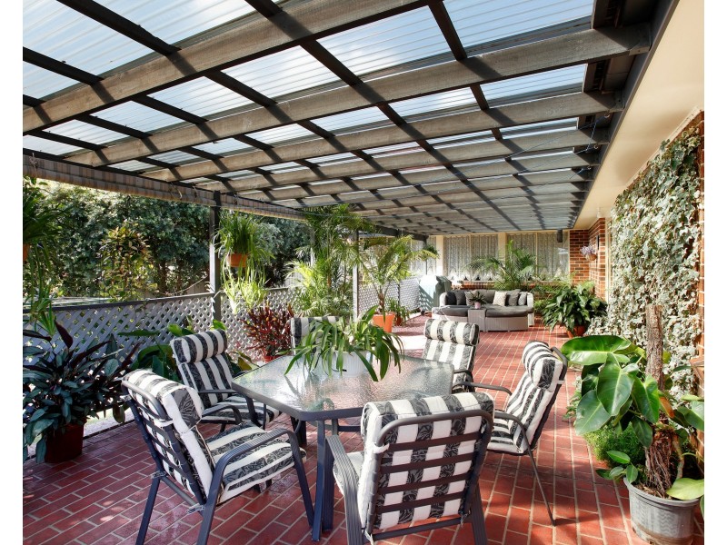 16 Barron Field Drive, Glenmore Park NSW 2745