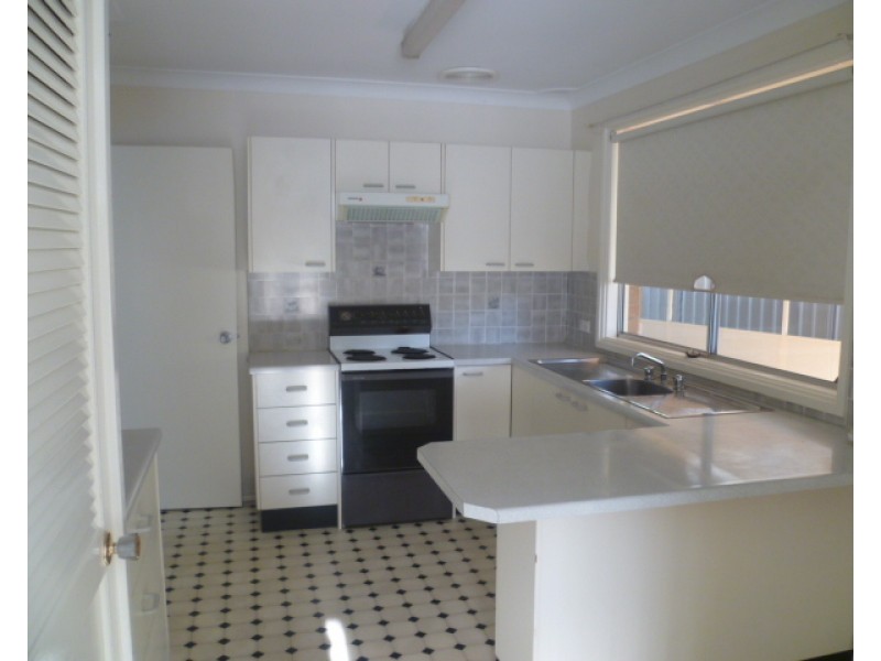 22 Greenhills Avenue, South Penrith NSW 2750