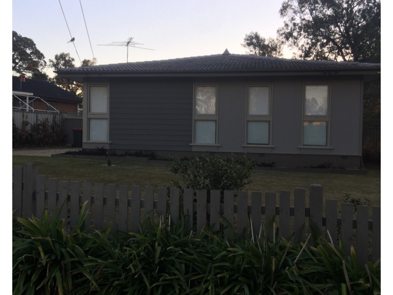 8 Tangaloa Crescent, Lethbridge Park NSW 2770