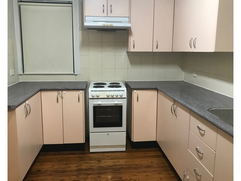 8 Tangaloa Crescent, Lethbridge Park NSW 2770