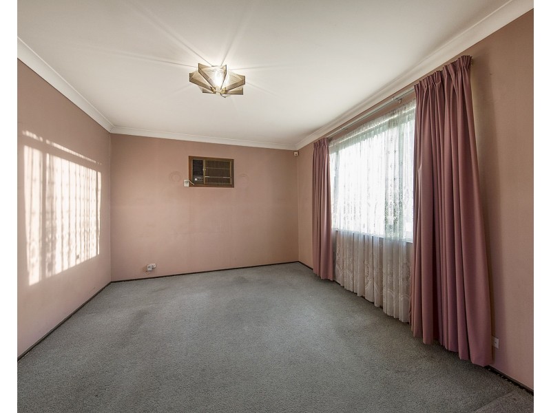 13 Munmora Place, Oxley Park NSW 2760