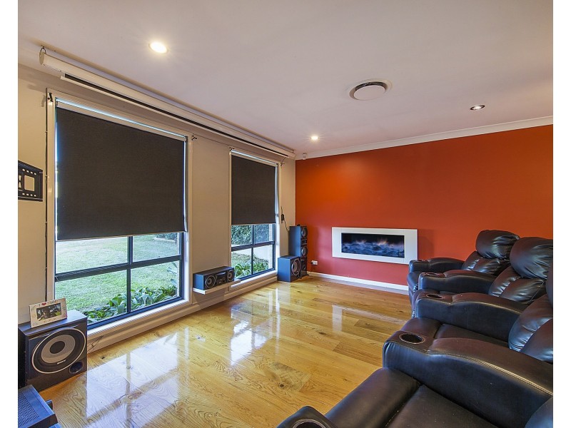 27 Kukundi Drive, Glenmore Park NSW 2745