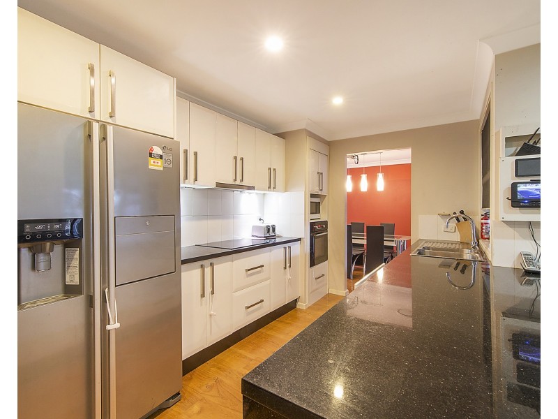 27 Kukundi Drive, Glenmore Park NSW 2745