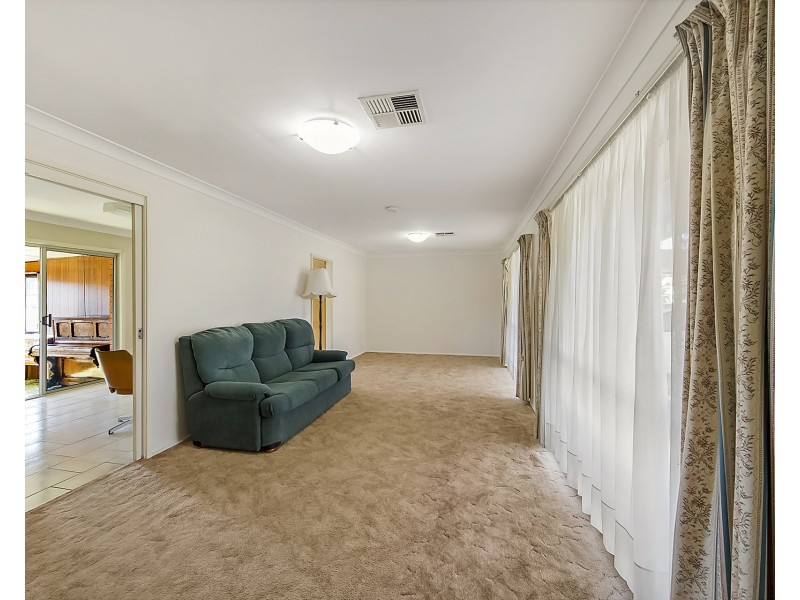 11 Gilda Avenue, South Penrith NSW 2750