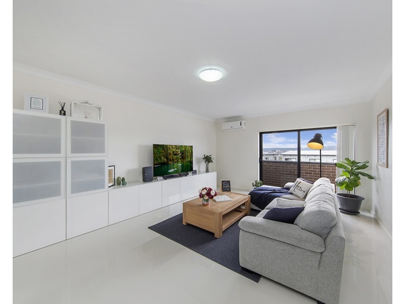 27/2 Glenmore Ridge Drive, Glenmore Park NSW 2745