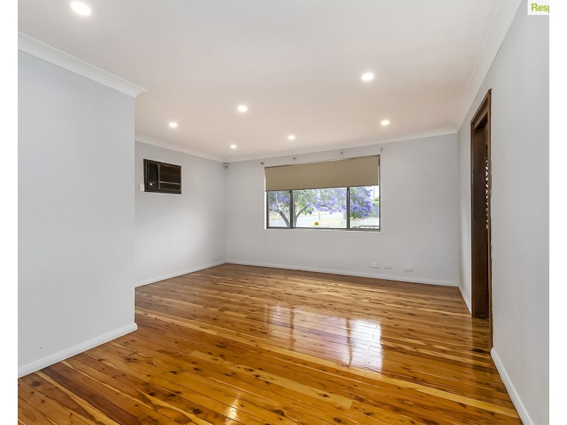 13 Munmora Place, Oxley Park NSW 2760