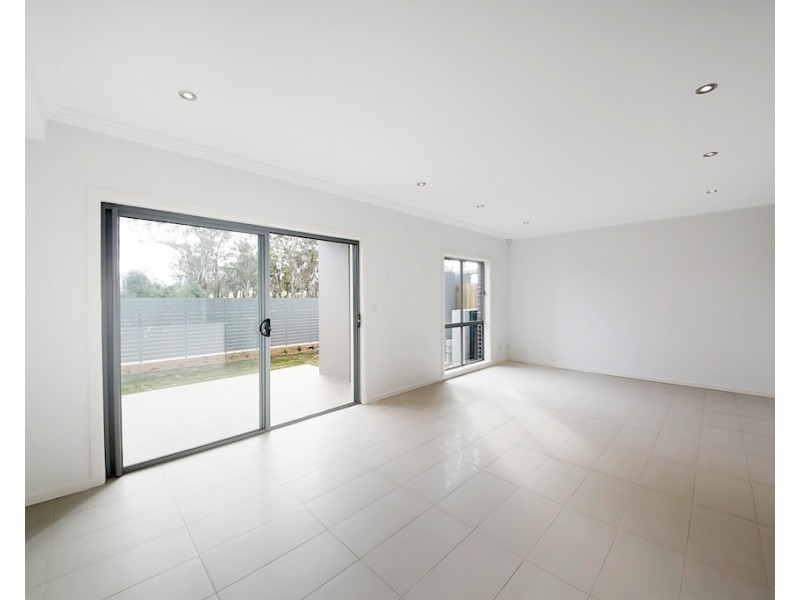 27 Firetail Court, Cranebrook NSW 2749