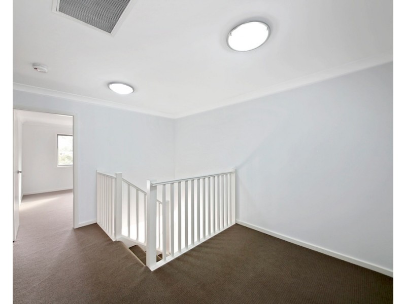 27 Firetail Court, Cranebrook NSW 2749