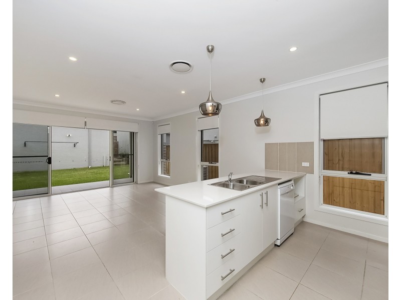 112 Lord Sheffield Circuit, Penrith NSW 2750