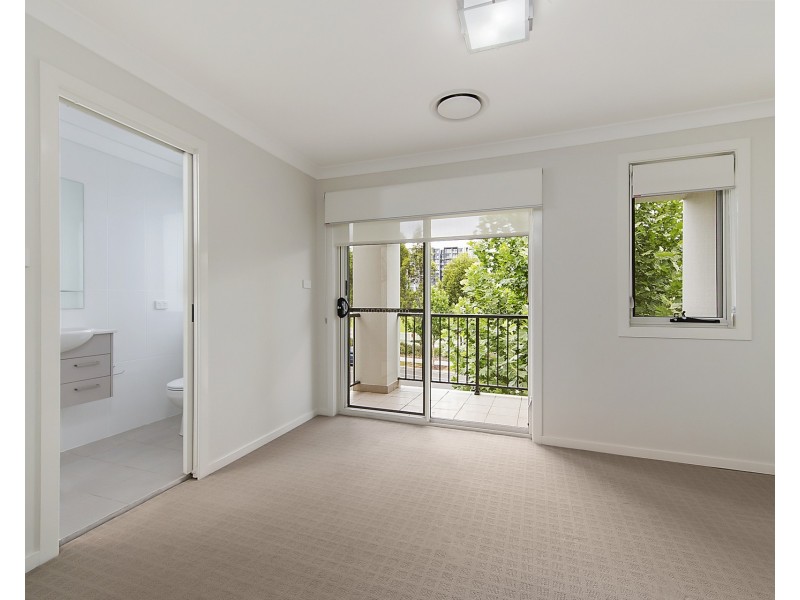 112 Lord Sheffield Circuit, Penrith NSW 2750