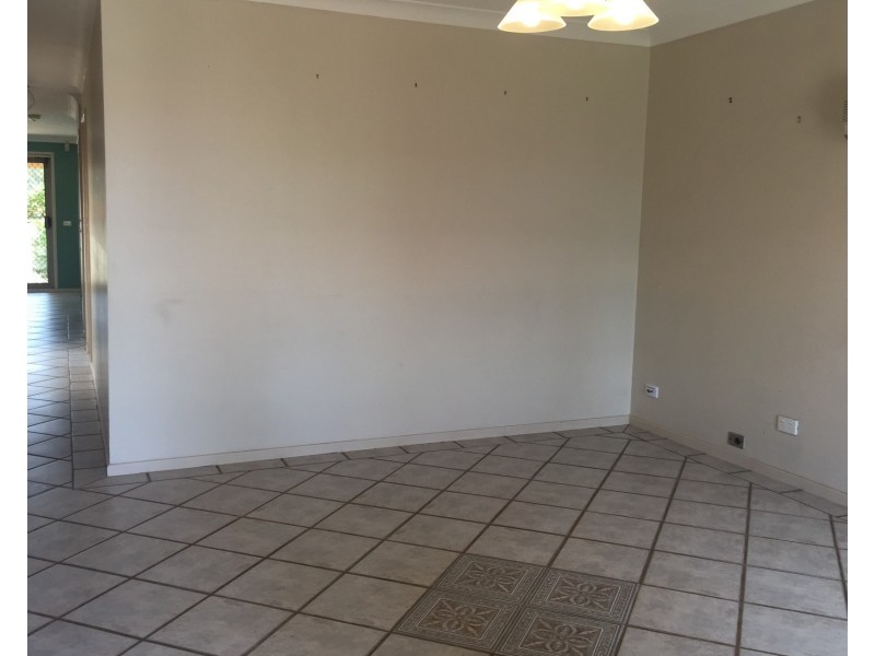 2/3 Tharkinna Close, Cranebrook NSW 2749