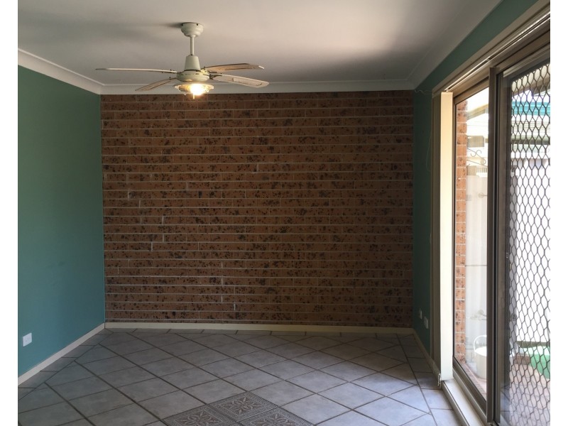 2/3 Tharkinna Close, Cranebrook NSW 2749