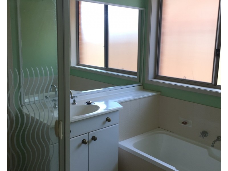 2/3 Tharkinna Close, Cranebrook NSW 2749