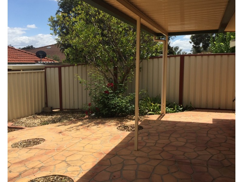 2/3 Tharkinna Close, Cranebrook NSW 2749