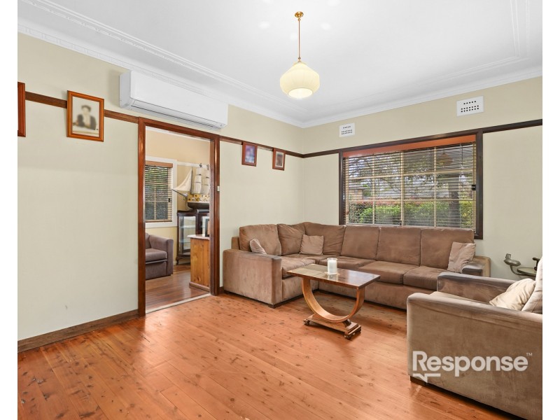4 Ladbury Avenue, Penrith NSW 2750
