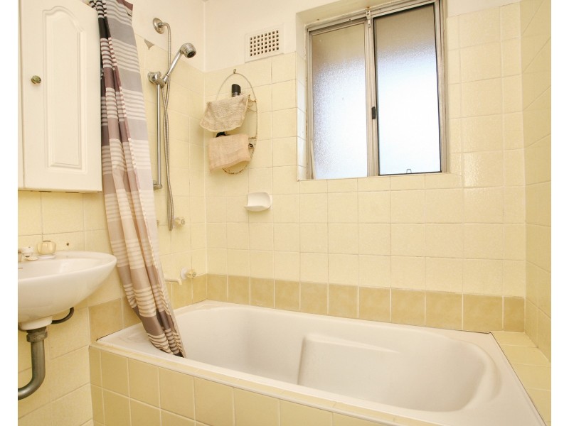 3/4 John Tipping Grove, Penrith NSW 2750