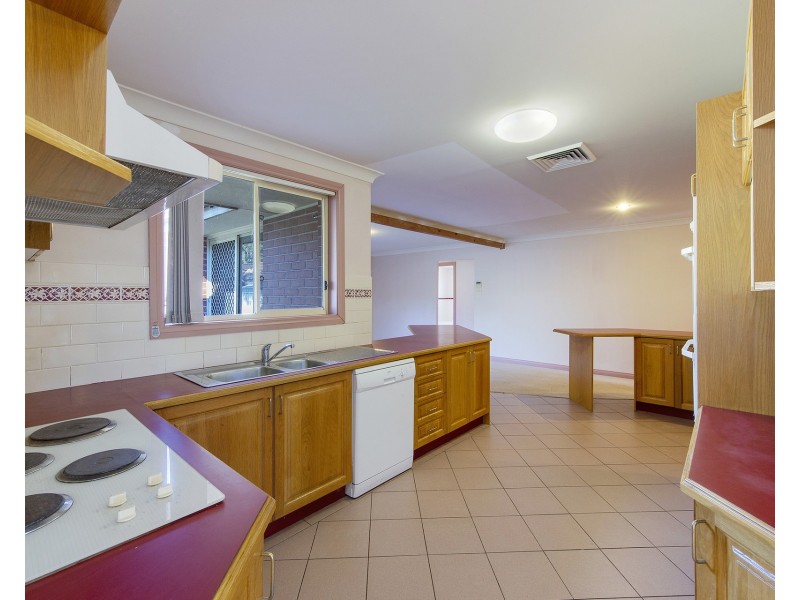 22 Woodlands Drive, Glenmore Park NSW 2745