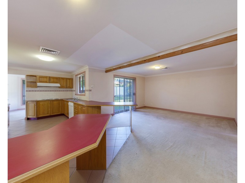 22 Woodlands Drive, Glenmore Park NSW 2745
