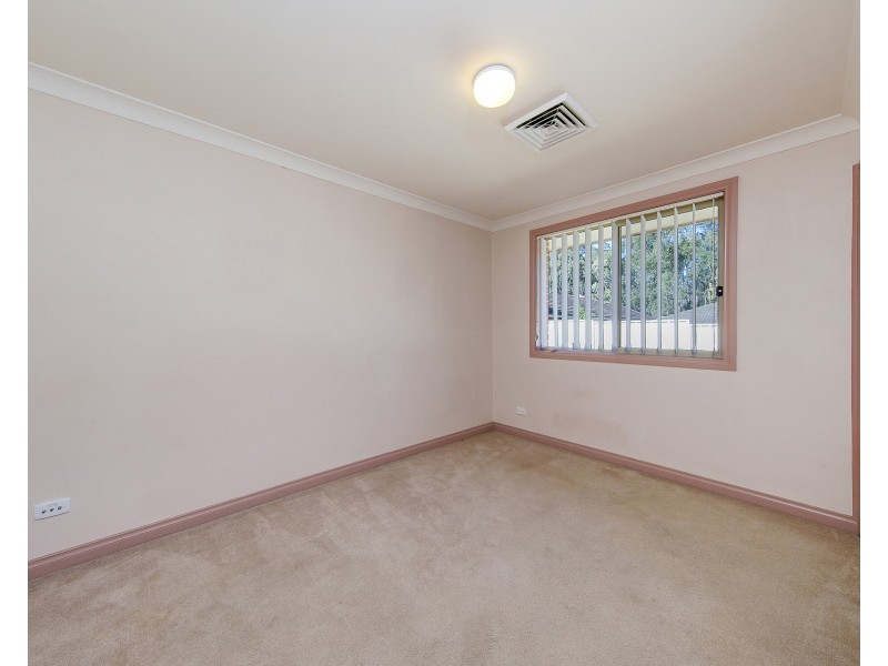 22 Woodlands Drive, Glenmore Park NSW 2745