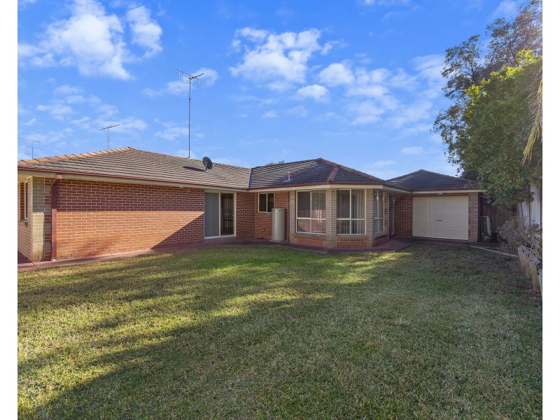 22 Woodlands Drive, Glenmore Park NSW 2745