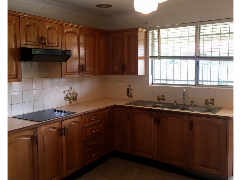 28 Munmora Place, Oxley Park NSW 2760