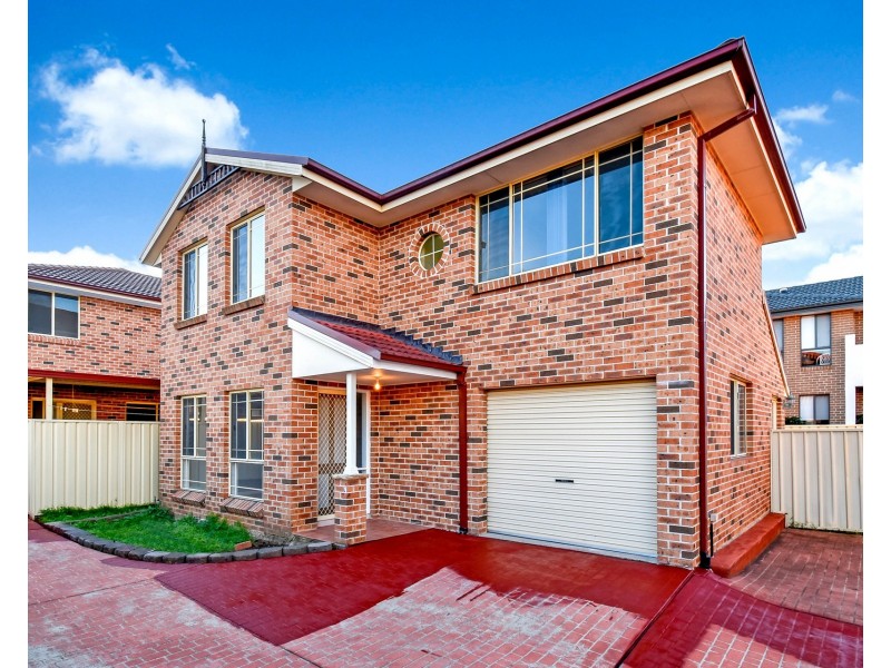 2/42 First Street, Kingswood NSW 2747