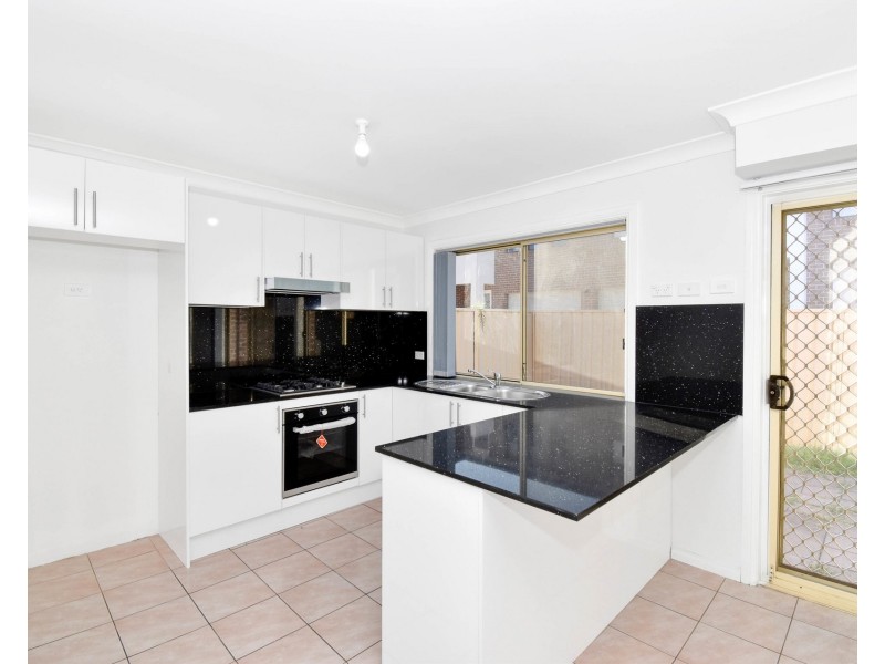 2/42 First Street, Kingswood NSW 2747