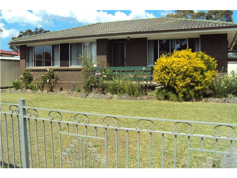 42 Elwood Crescent, Quakers Hill NSW 2763