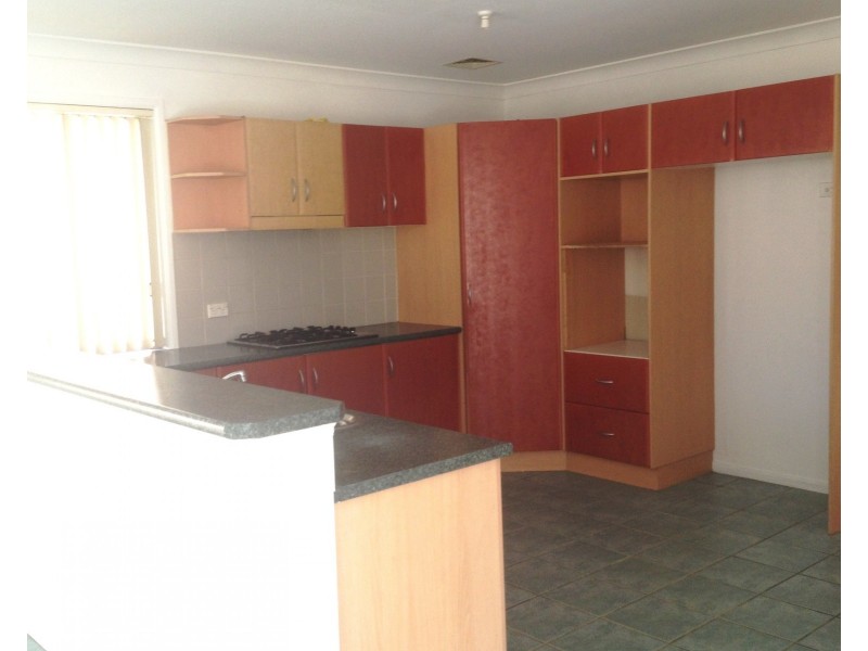 27 Aquamarine Street, Quakers Hill NSW 2763