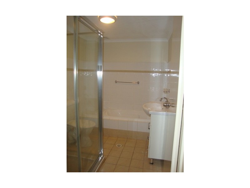 Unit 13/2 Wentworth Avenue, Toongabbie NSW 2146