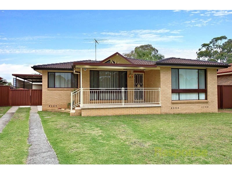 35 Fuchsia Crescent, Quakers Hill NSW 2763