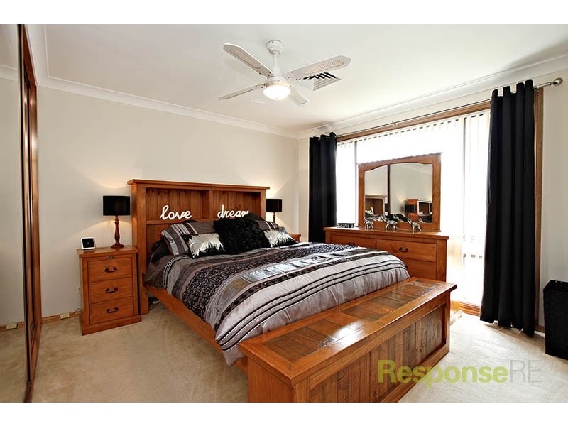 35 Fuchsia Crescent, Quakers Hill NSW 2763