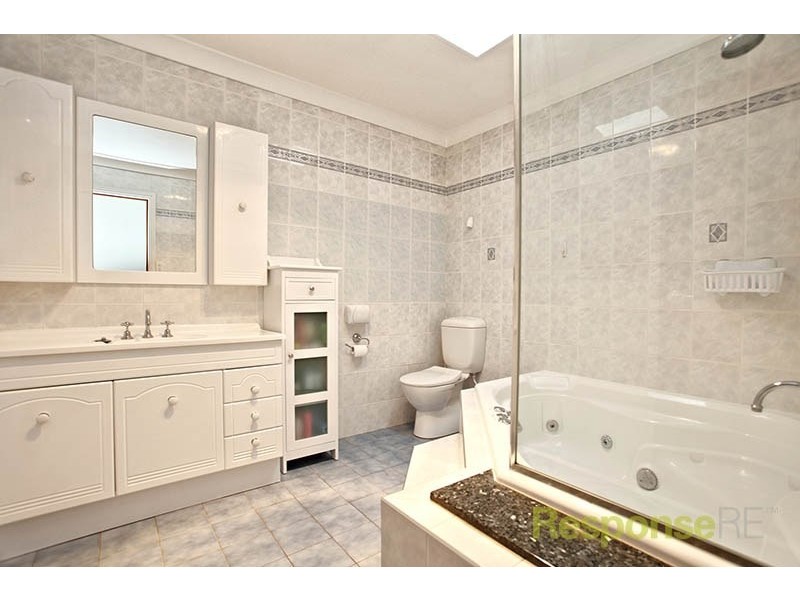 35 Fuchsia Crescent, Quakers Hill NSW 2763