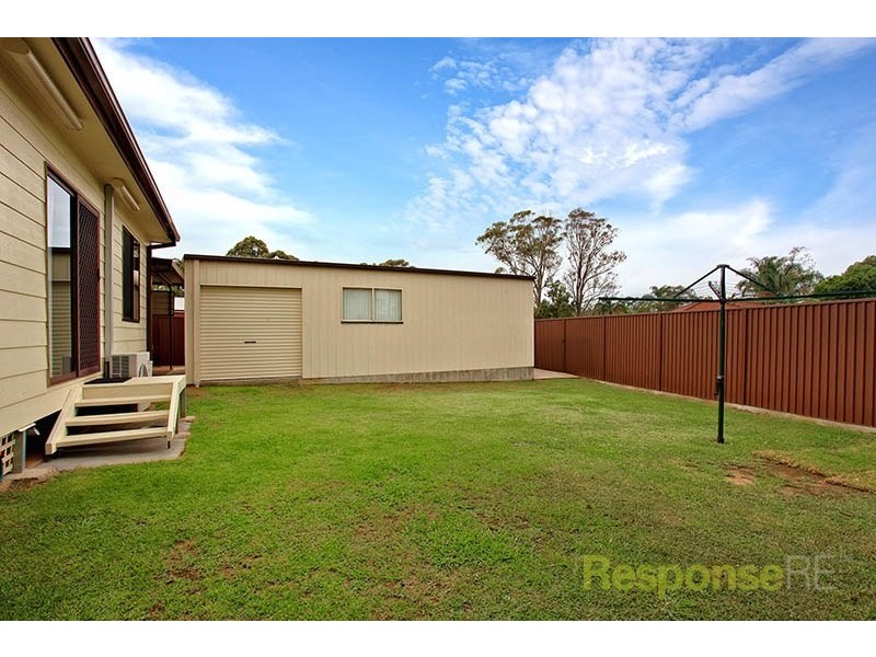 35 Fuchsia Crescent, Quakers Hill NSW 2763