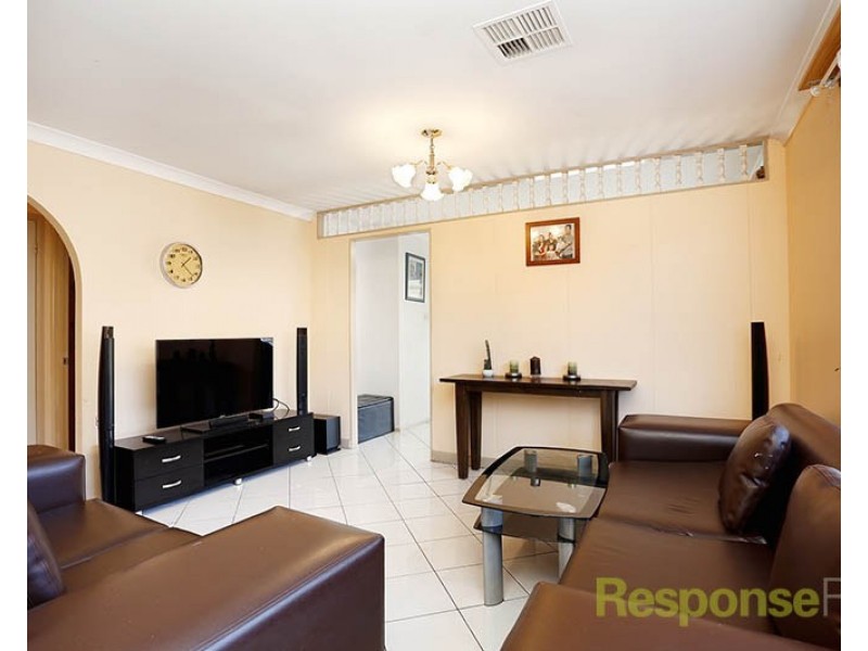 90 Dryden Avenue, Oakhurst NSW 2761